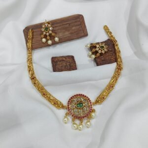 ad hasli matte necklace